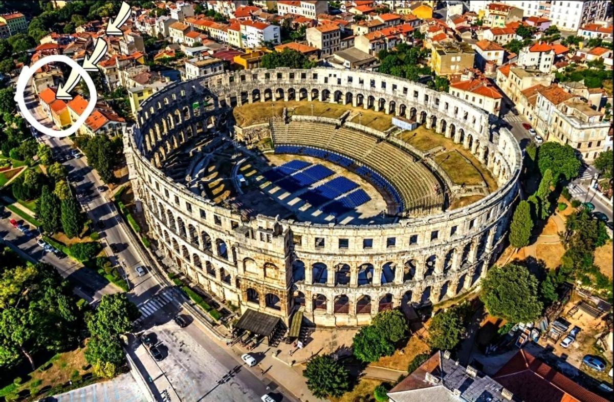 Hotel Soba Arena à Pula Extérieur photo
